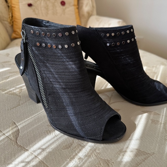 Paul Green Sydney Sandal Shoes, Studded, Never Worn - Picture 3 of 11